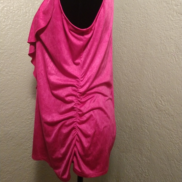 ☀️Sleeveless Magenta Top☀️ - Picture 5 of 6